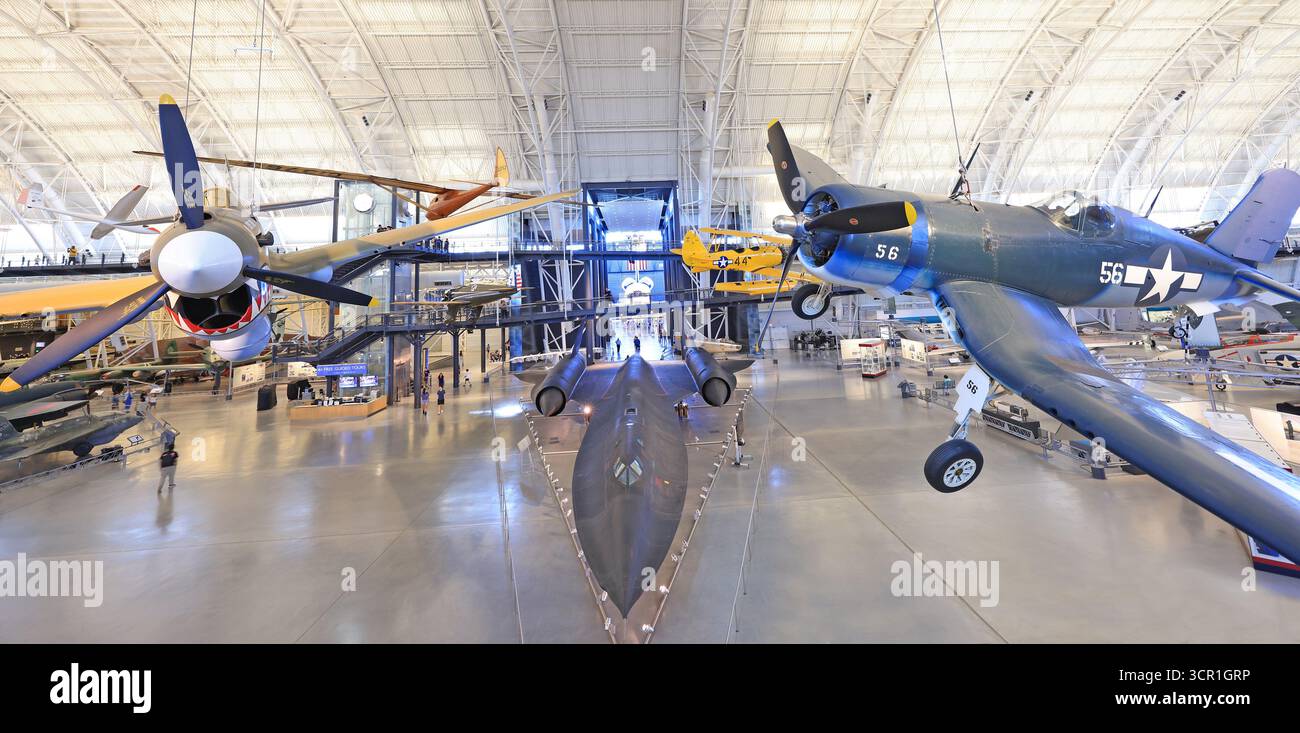 Collezione storica di veicoli spaziali nel museo dell'aviazione Steven F. Udvar Hazy Center. Foto Stock