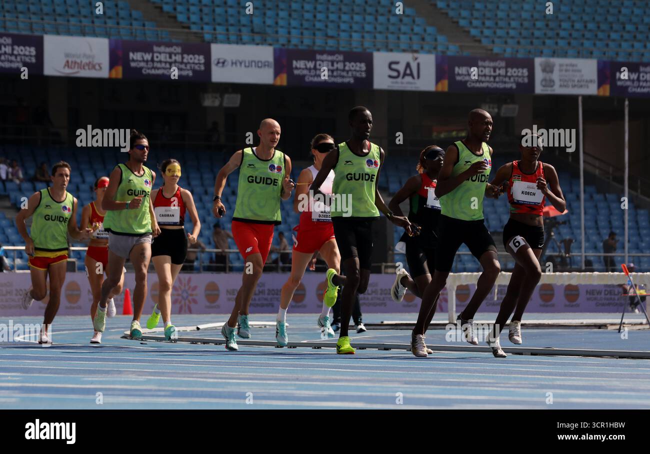 Nuova Delhi, India. 28 settembre 2025. Nancy Chelangat Koech del Team Kenya durante la finale femminile 1500m T11 del secondo giorno dei Campionati mondiali di atletica leggera di nuova Delhi 2025 allo stadio Jawaharlal Nehru. Credito: SOPA Images Limited/Alamy Live News Foto Stock