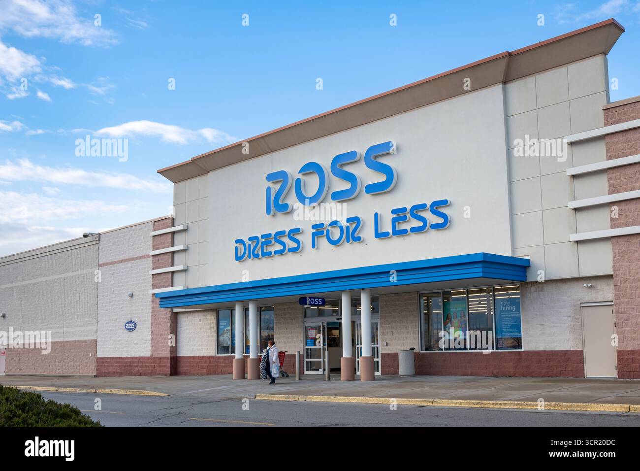 Shawnee, Kansas Shawnee Station, centro commerciale. Ross Dress for Less è la più grande catena di vendita al dettaglio off-price della nazione ed è una catena di sconti americana Foto Stock