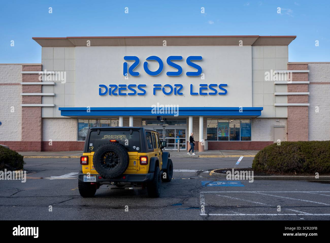 Shawnee, Kansas Shawnee Station, centro commerciale. Ross Dress for Less è la più grande catena di vendita al dettaglio off-price della nazione ed è una catena di sconti americana Foto Stock