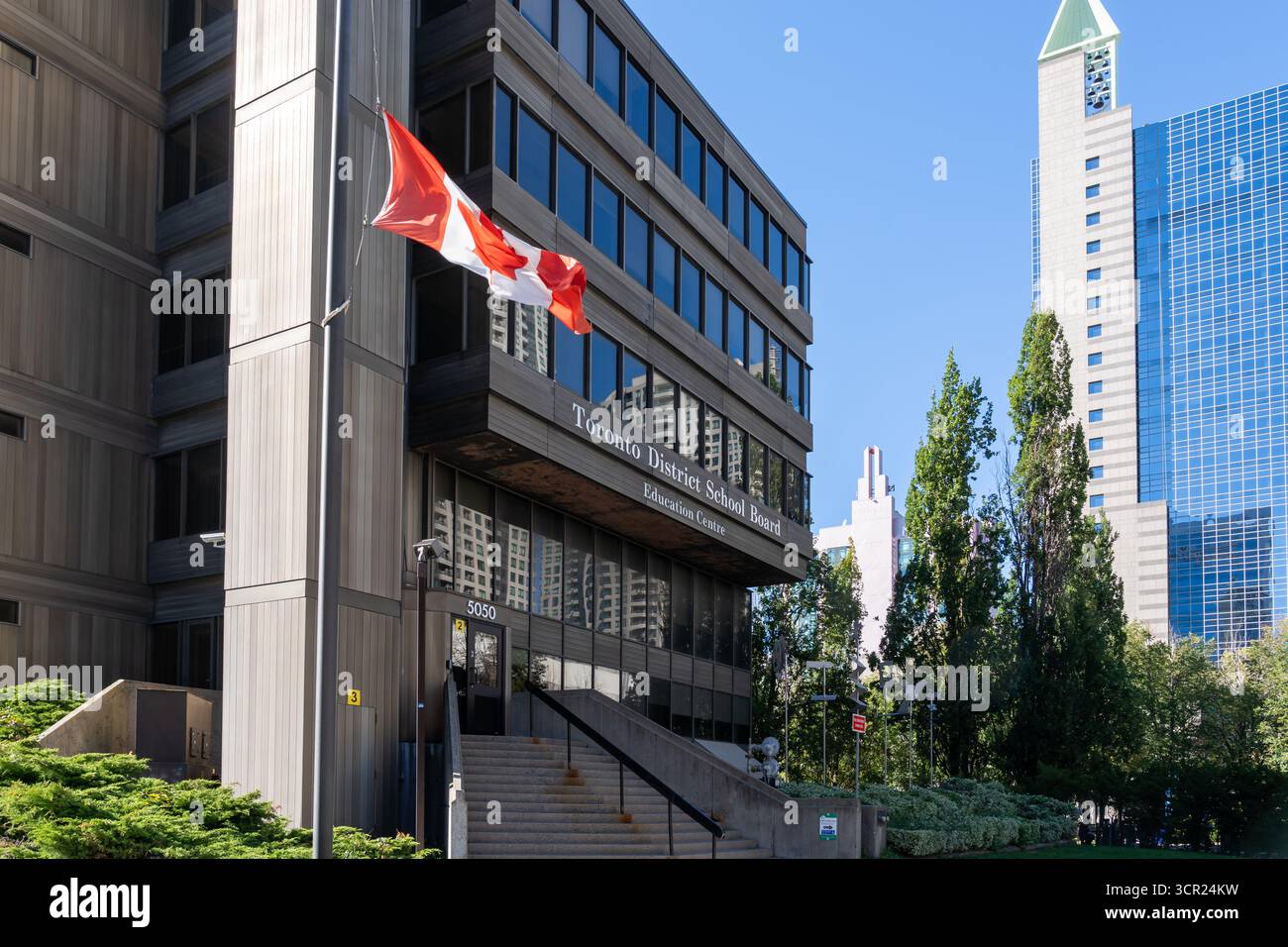 La sede del Toronto District School Board (TDSB) a Toronto. Foto Stock