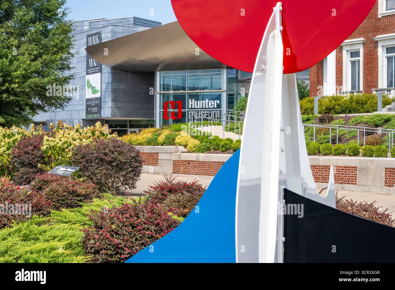 Hunter Museum of American Art con la scultura "balena incinta" di Alexander Calder a Chattanooga, Tennessee. (USA) Foto Stock