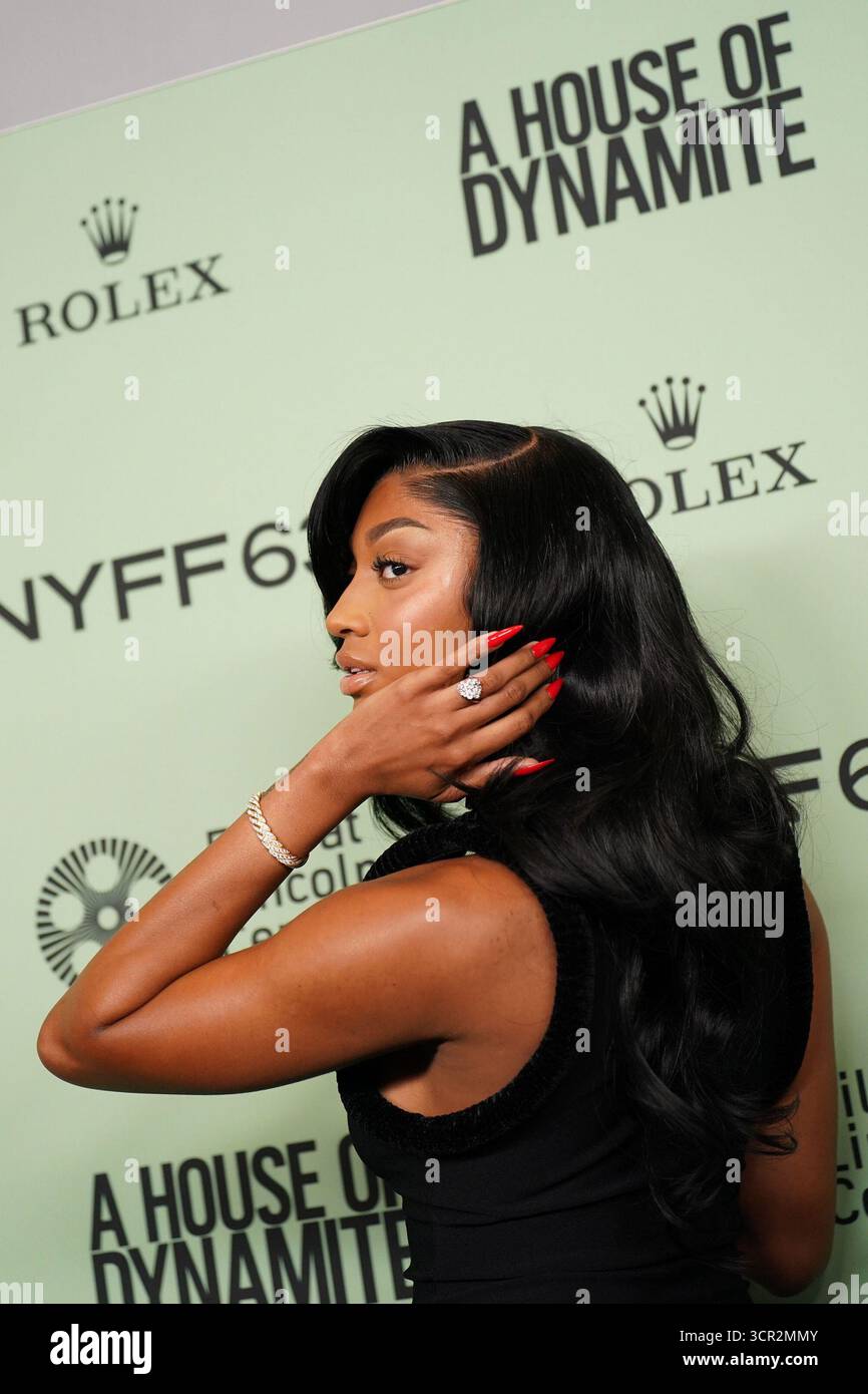 NY. 28 settembre 2025. Angel Reese agli arrivi per Una HOUSE OF DYNAMITE Premiere al 63° New York Film Festival, Alice Tully Hall al Lincoln Center, New York, NY, 28 settembre 2025. Crediti: Kristin Callahan/Everett Collection/Alamy Live News Foto Stock