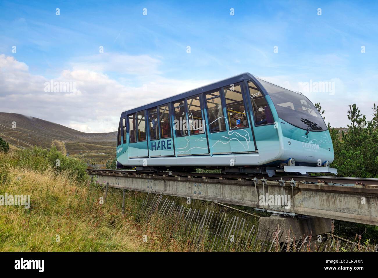 La Cairngorm Mountain Railway nelle Highlands scozzesi offre vedute panoramiche del Parco Nazionale di Cairngorms circostante Foto Stock