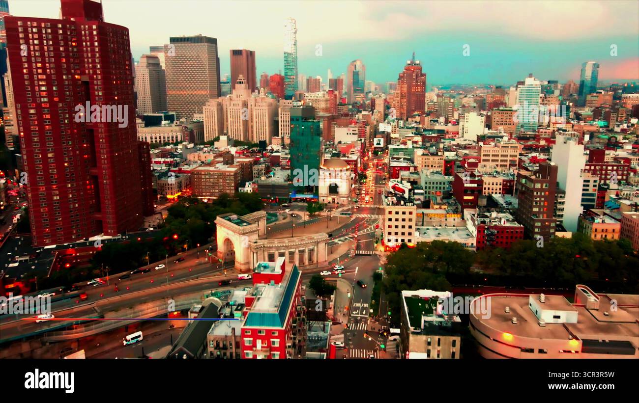 Vista aerea di New York che mostra una vista mozzafiato dei droni di New York e riprese cinematografiche di New York: Uno skyline mozzafiato e riprese iconiche Foto Stock