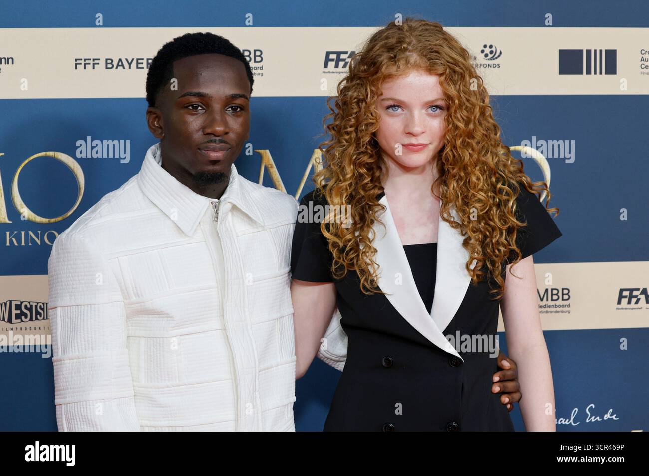 Araloyin Oshunremi und Alexa Goodall bei der Premiere des Kinofilms 'Momo' im Mathäser Filmpalast. München, 28.09.2025 Foto Stock