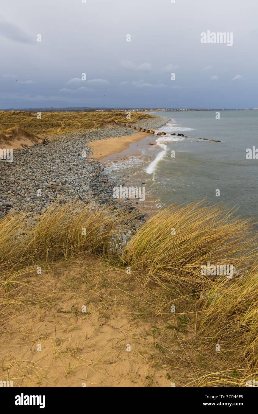Scenario costiero di una spiaggia vicino a Seaton Carew, Hartlepool, Contea di Durham, Inghilterra, Regno Unito. Foto Stock