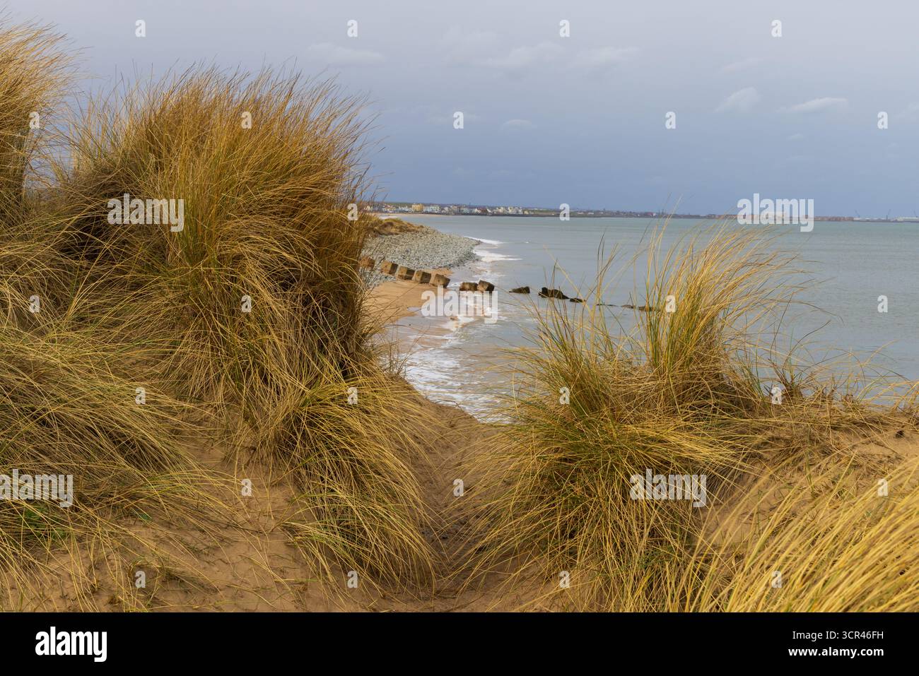 Scenario costiero di una spiaggia vicino a Seaton Carew, Hartlepool, Contea di Durham, Inghilterra, Regno Unito. Foto Stock