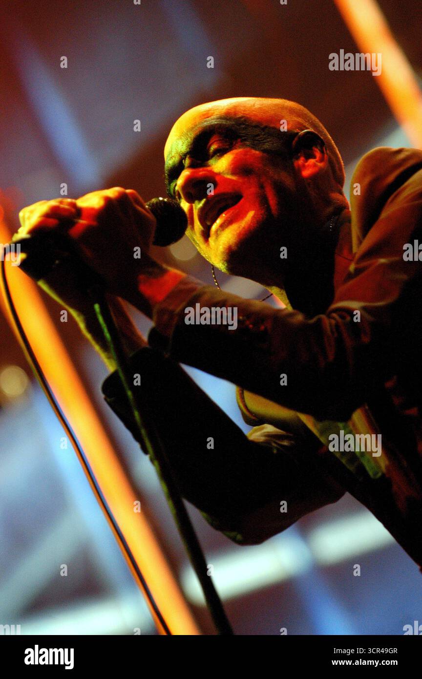 Michael Stipe di REM live a Madrid - 08 gennaio 2005 Foto Stock