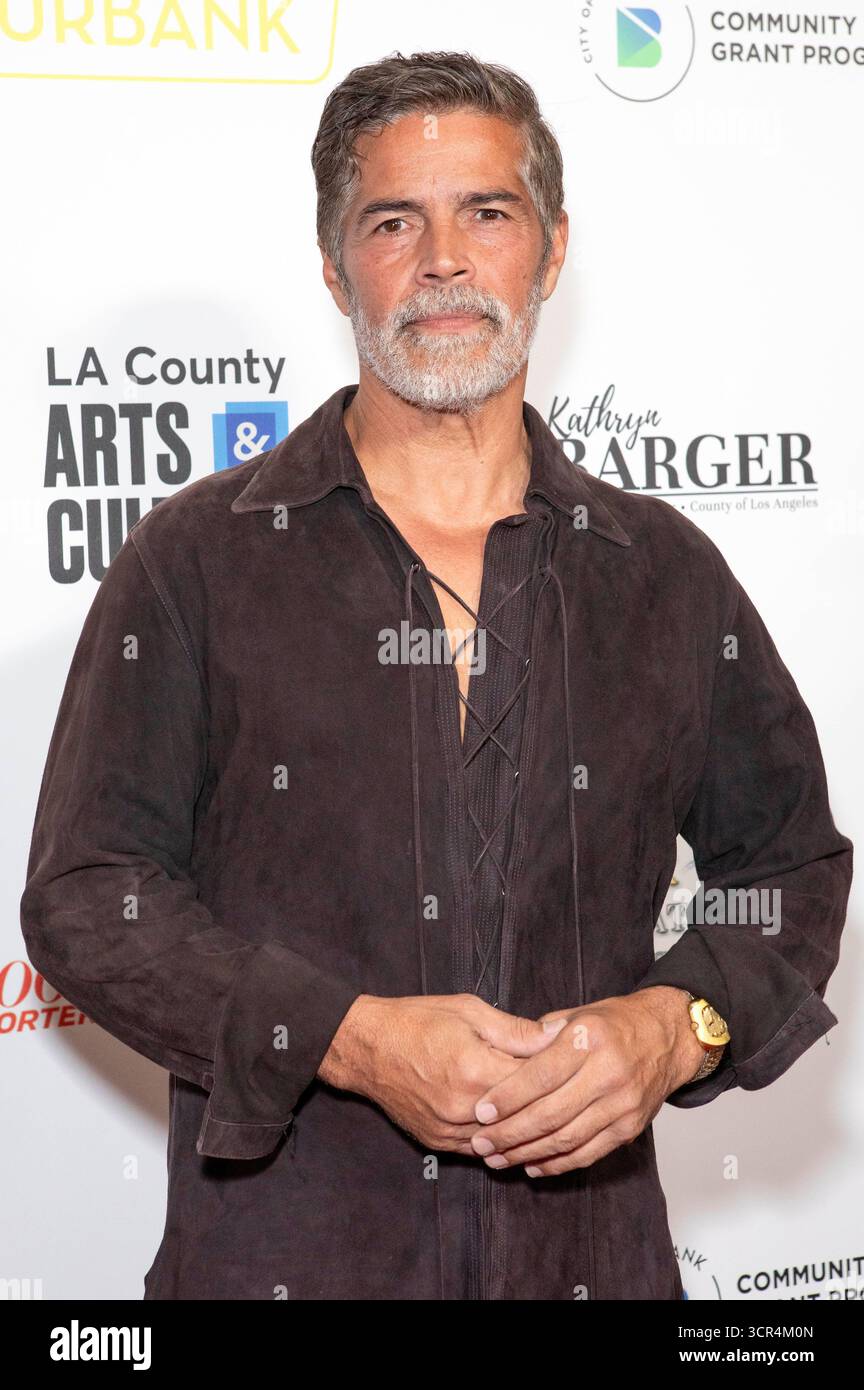 Esai Morales bei der Burbank International Film Festival Gala 2025 zu Ehren von Quentin Tarantino im Marriott Convention Center. Burbank, 28.09.2025 anni Foto Stock