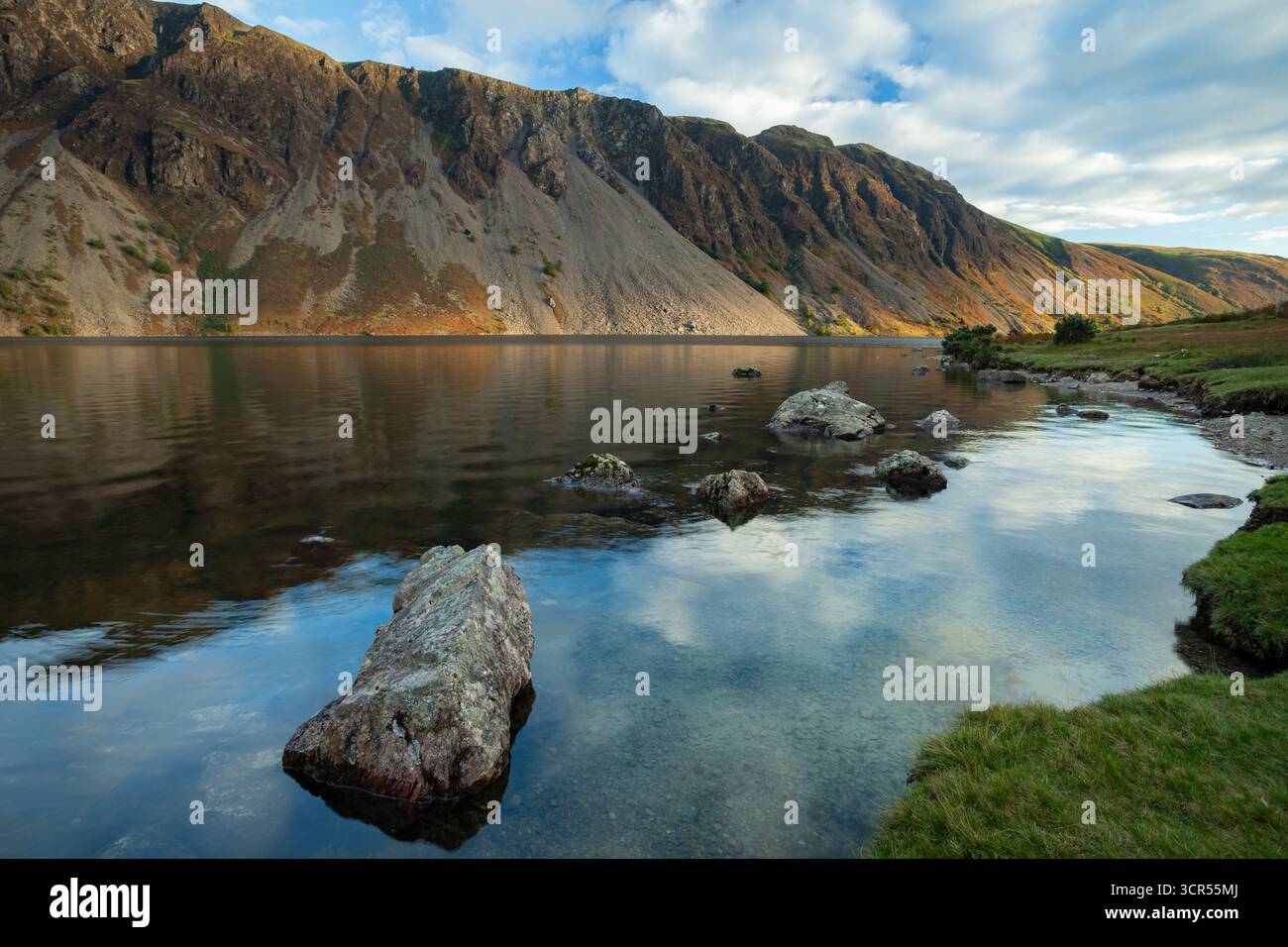 Tramonto al WAST Water nel Lake District National Park, Cumbria, Inghilterra. Foto Stock