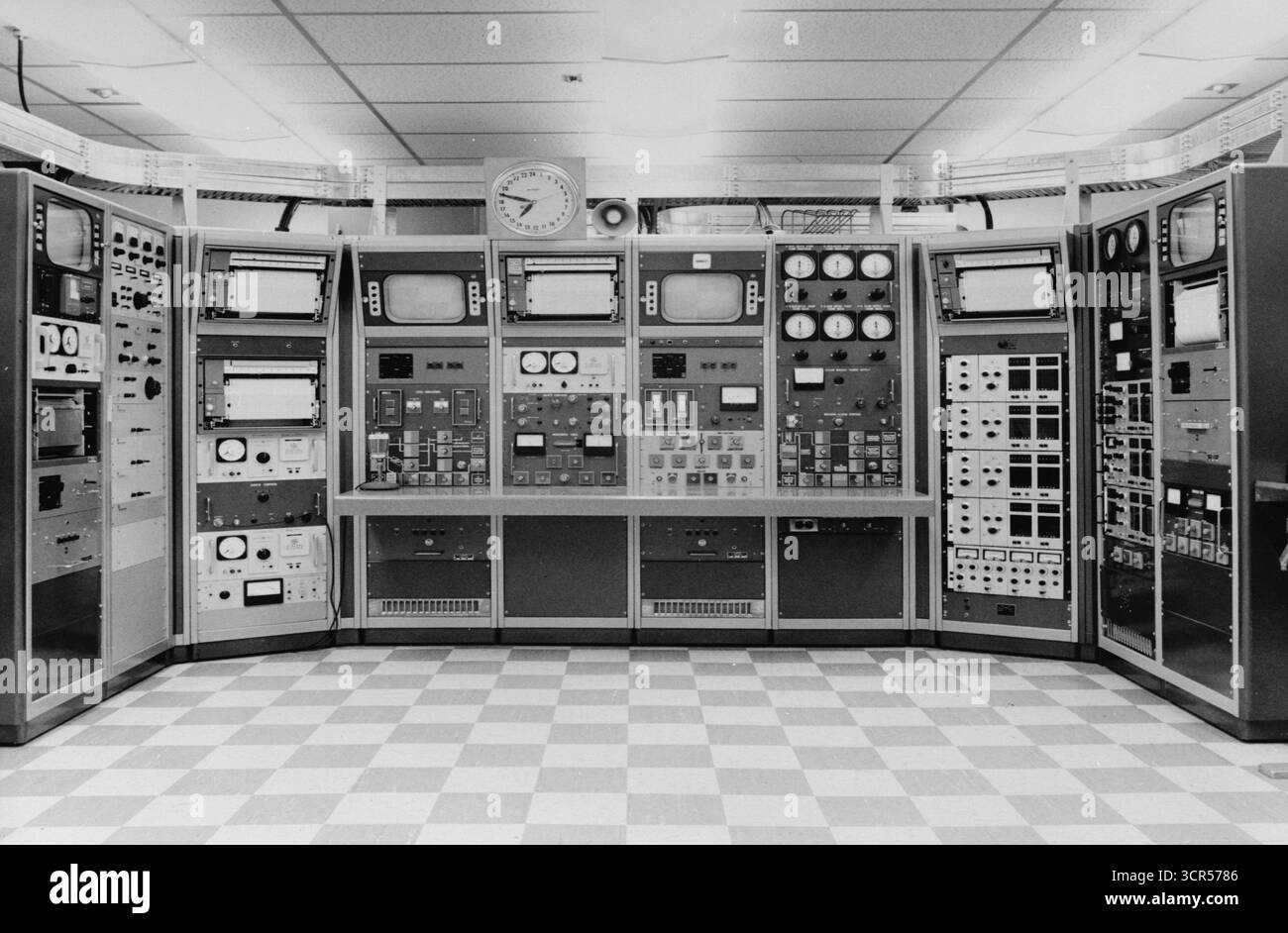 Rocky Flats Plant, Critical Mass Laboratory - Experiment Control Panel 1970 - sala computer retro. Denver, Colorado. Foto Stock