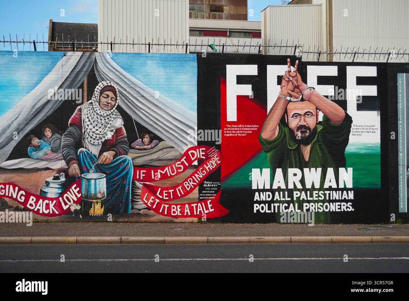 Belfast, Regno Unito 29/09/2025 le immagini mostrano un murale recentemente inaugurato del leader palestinese Marwan Barghouti sul muro internazionale, Divis Street, West Belfast. Il figlio di Barghouti, Arab, ha partecipato all'inaugurazione, richiamando l'attenzione sulla campagna in corso per il rilascio di suo padre Belfast, Irlanda del Nord, credito:HeadlineX/Alamy Live News Foto Stock