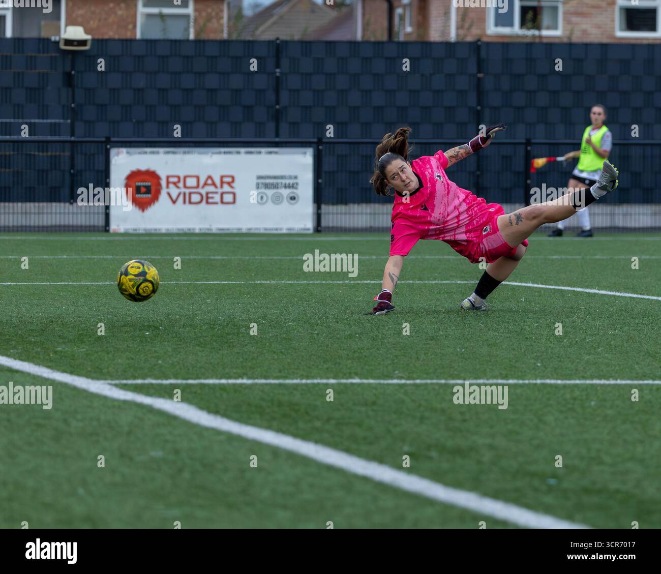 Ramsgate Ladies FC e Biddenden Ladies FC in azione durante la loro South East Women's Football League (SEWFL) Div 1 a Ramsgate, Kent. Inghilterra. Foto Stock Ramsgate Ladies FC e Biddenden Ladies FC in azione durante la loro South East Women's Football League (SEWFL) Div 1 a Ramsgate, Kent. Inghilterra. Foto Stock