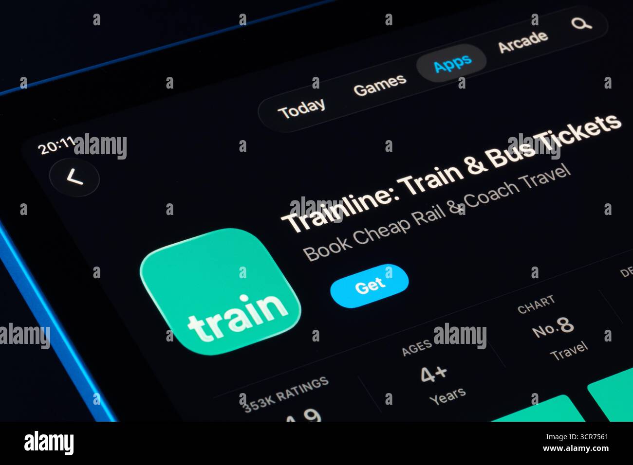 Training visualizzato sull'App Store per iPad, stile Apple Liquid Glass in iOS 26 con nuovi pannelli in vetro arrotondato. Stafford, Regno Unito, 29 settembre 2025. Foto Stock