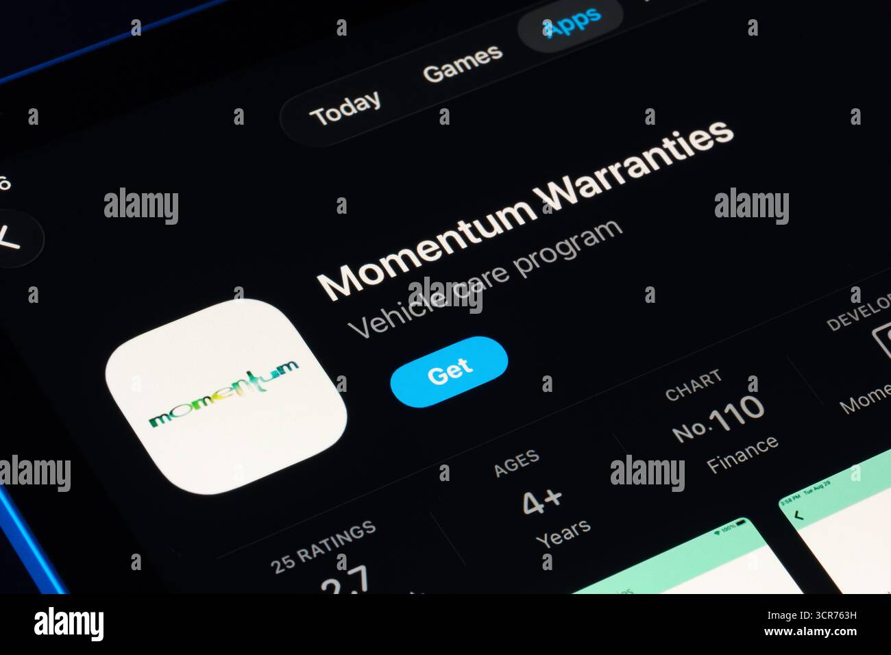 Garanzie Momentum sull'App Store per iPad con design Apple Liquid Glass in iOS 26, interfaccia aggiornata e icona mostrata. Stafford, Regno Unito, settembre Foto Stock