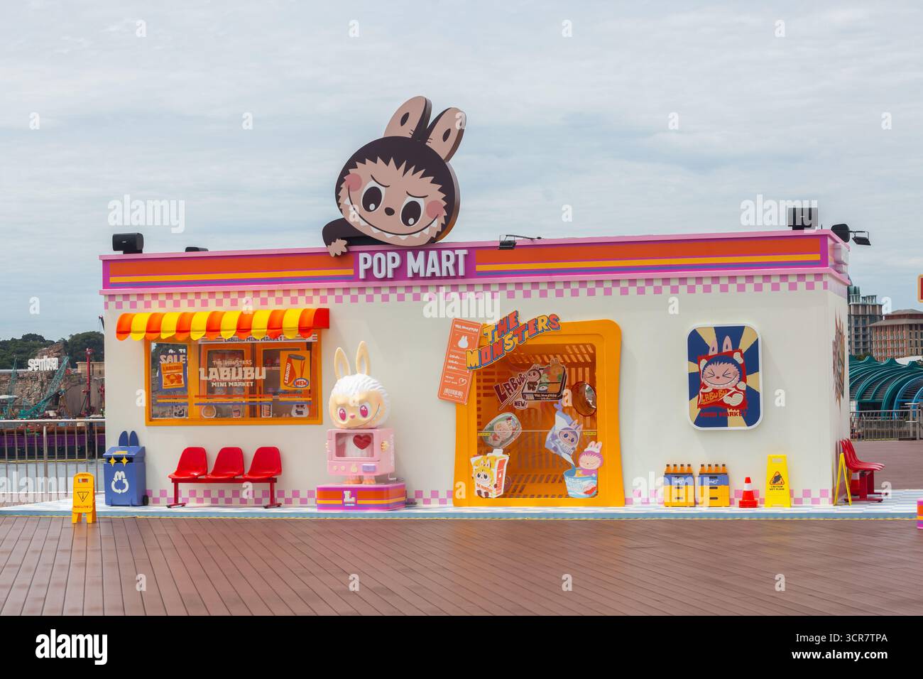 Evento pop-up per il Mini Market di Labubu, decorazione super bella della zona fotografica, Singapore. Foto Stock