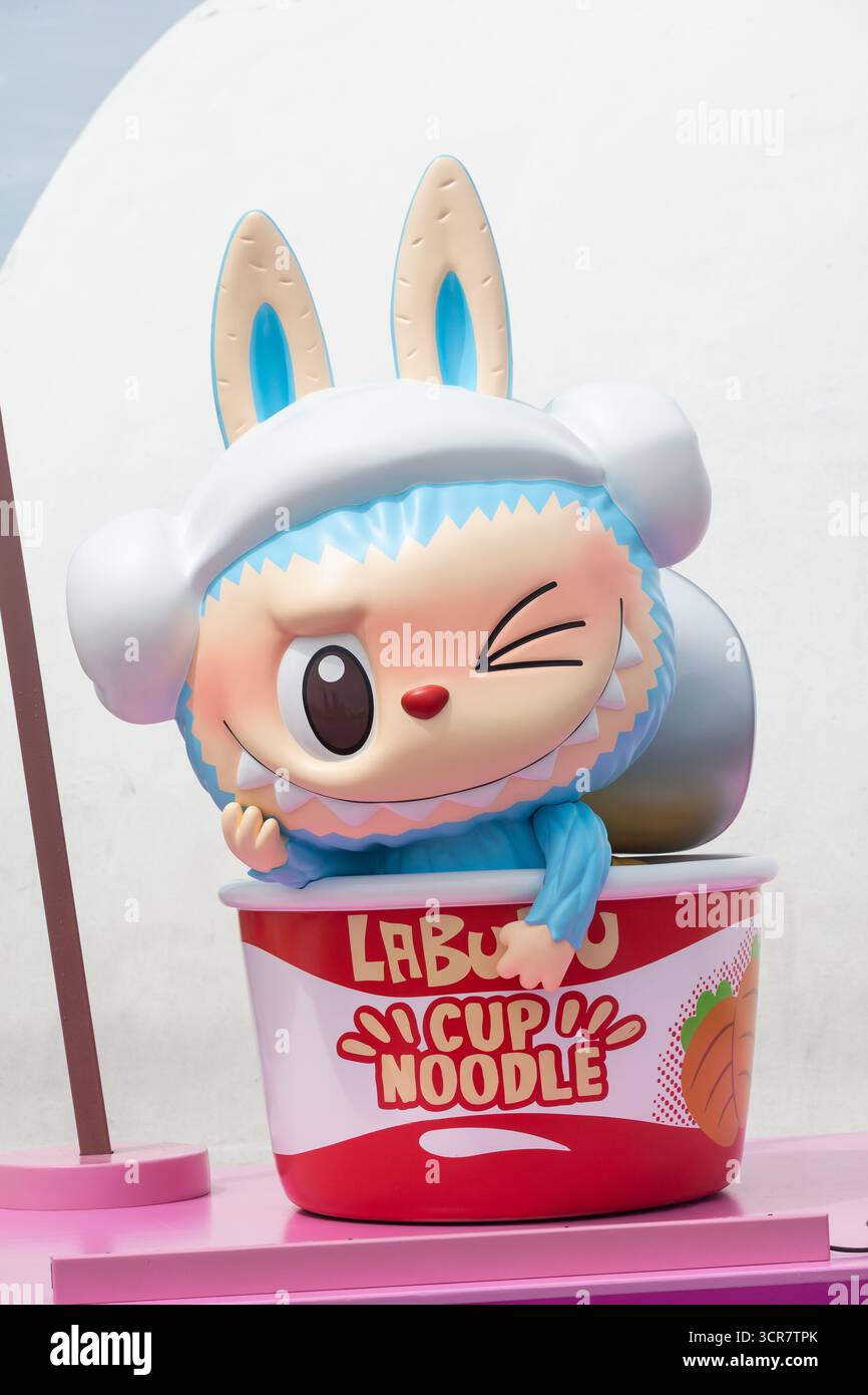 Vista verticale. Labubu Mini Market Pop Up Event, Photo zone, Singapore. Foto Stock