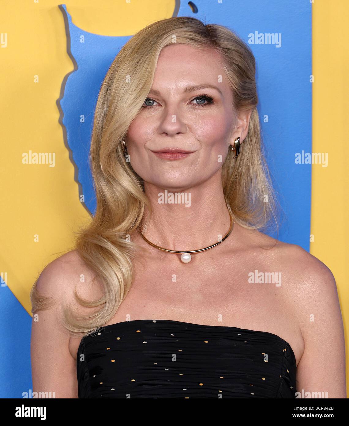 Los Angeles, Stati Uniti. 29 settembre 2025. Kristen Dunst arriva alla Roofman Los Angeles Premiere tenutasi al Paramount Theatre di Los Angeles, CALIFORNIA, lunedì 29 settembre 2025. (Foto di Juan Pablo Rico/Sipa USA) credito: SIPA USA/Alamy Live News Foto Stock