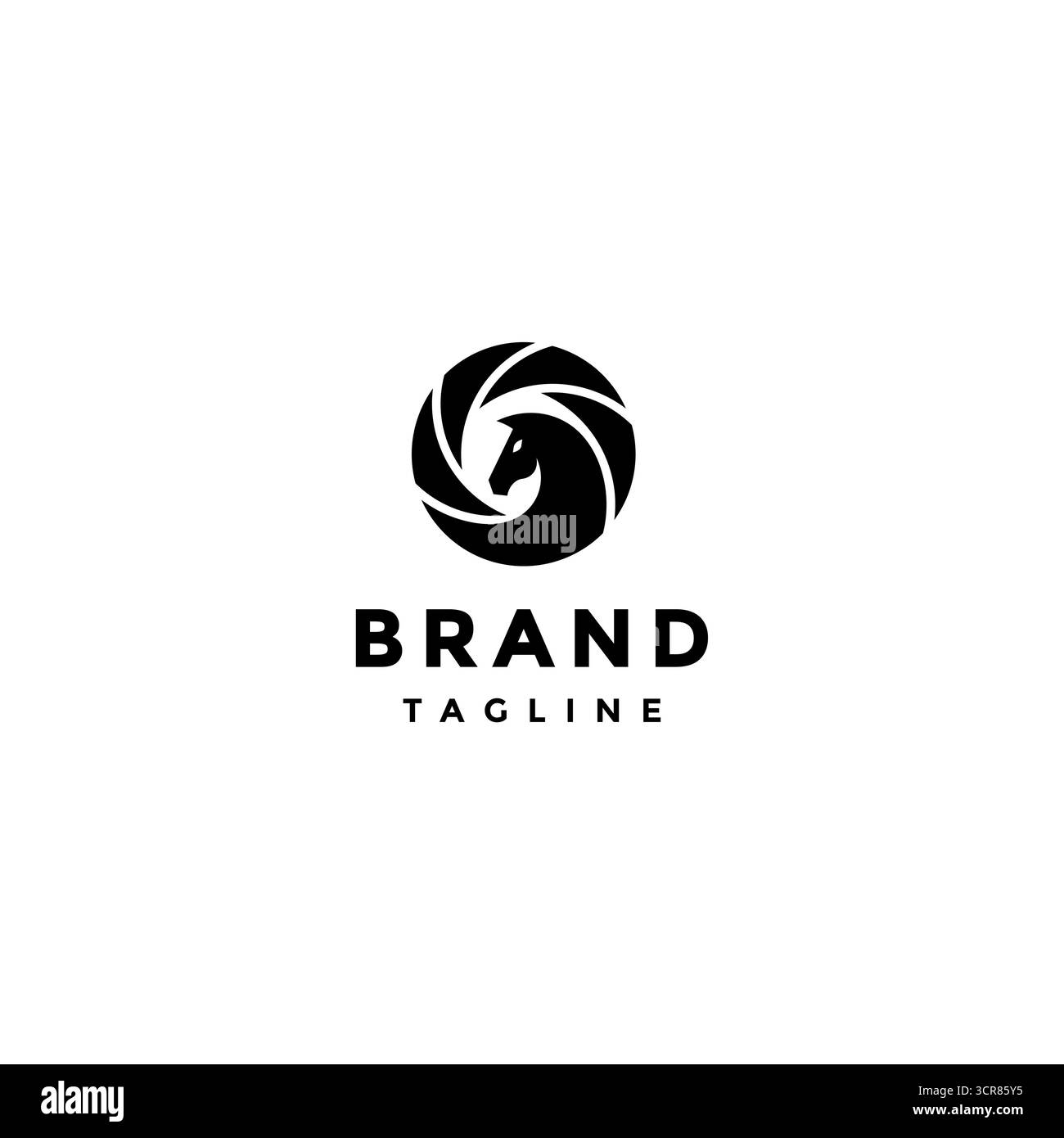 Silhouette a cavallo con logo all'interno dell'otturatore. Silhouette a testa di cavallo tra il design del logo dell'otturatore della fotocamera. Illustrazione Vettoriale