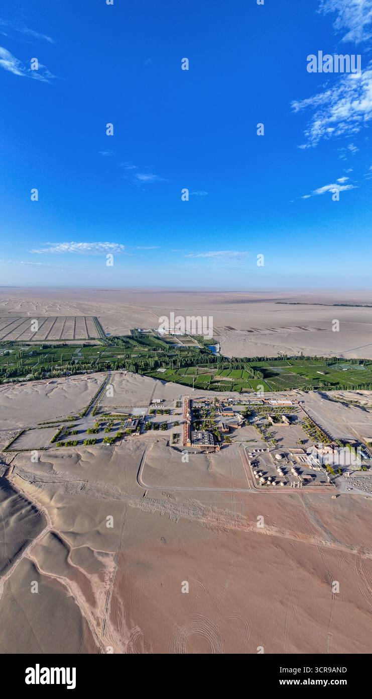 Fotografia aerea dell'area panoramica di Yangguan, l'ex sito di Yangguan nella città di Dunhuang, provincia di Gansu Foto Stock