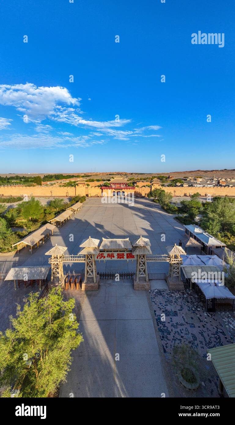Fotografia aerea dell'area panoramica di Yangguan, l'ex sito di Yangguan nella città di Dunhuang, provincia di Gansu Foto Stock
