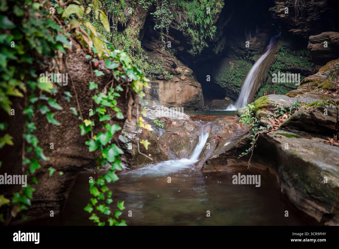 Il paesaggio è incredibile vicino alla piccola cascata di Bayindir, in Turchia Foto Stock