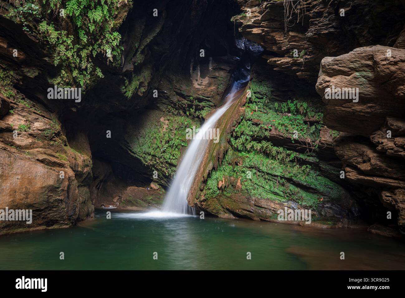 Il paesaggio è incredibile vicino alla piccola cascata di Bayindir, in Turchia Foto Stock