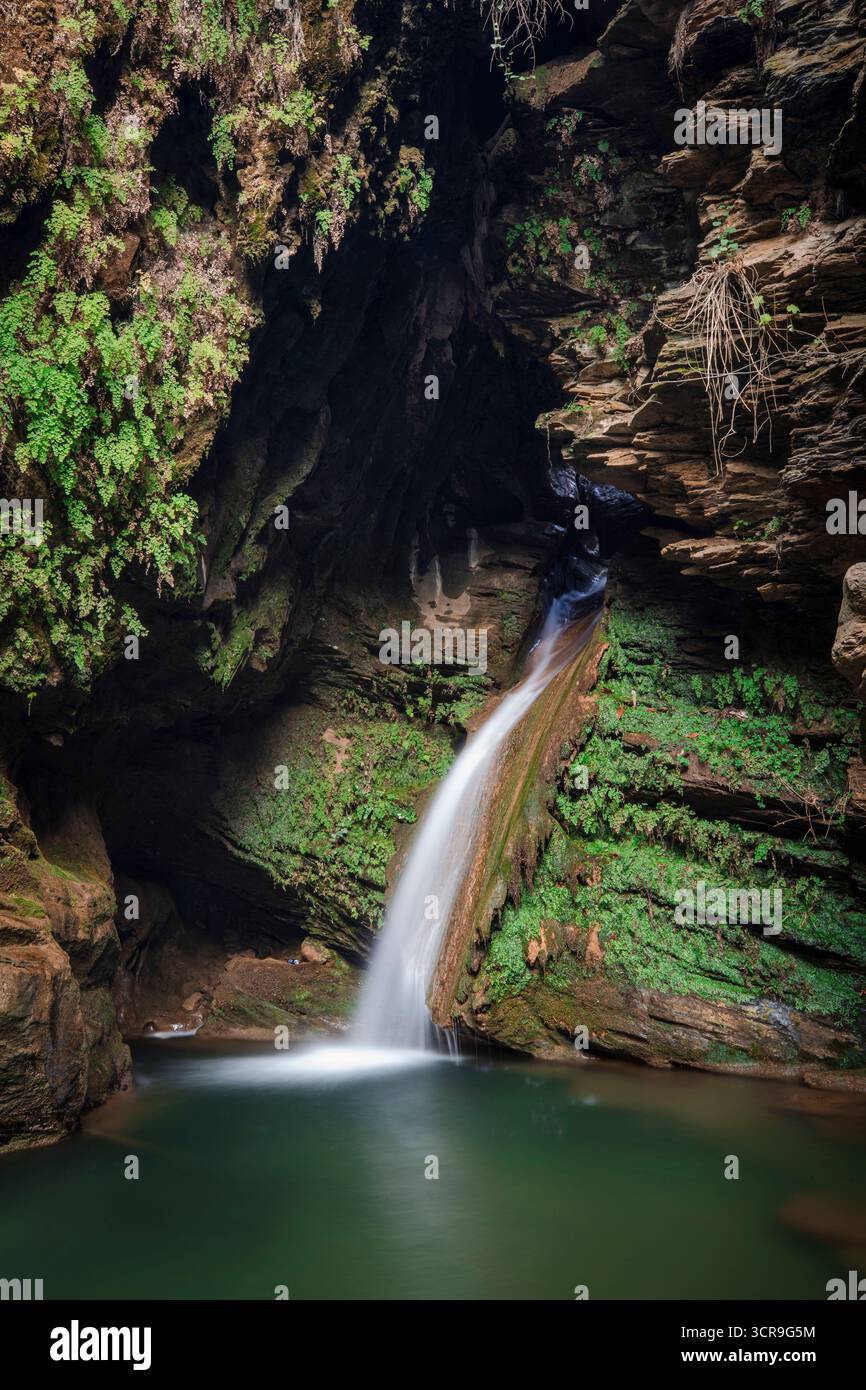 Il paesaggio è incredibile vicino alla piccola cascata di Bayindir, in Turchia Foto Stock