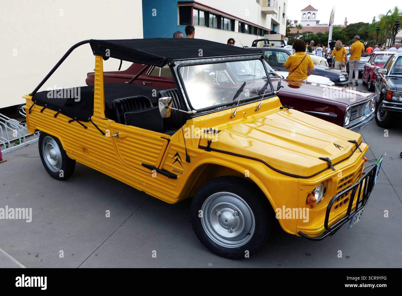 Torremolinos, Málaga, Spagna - 20 settembre 2025: Citroën Mehari all'annuale auto d'epoca incontra "Amigos de los clasicos" Foto Stock