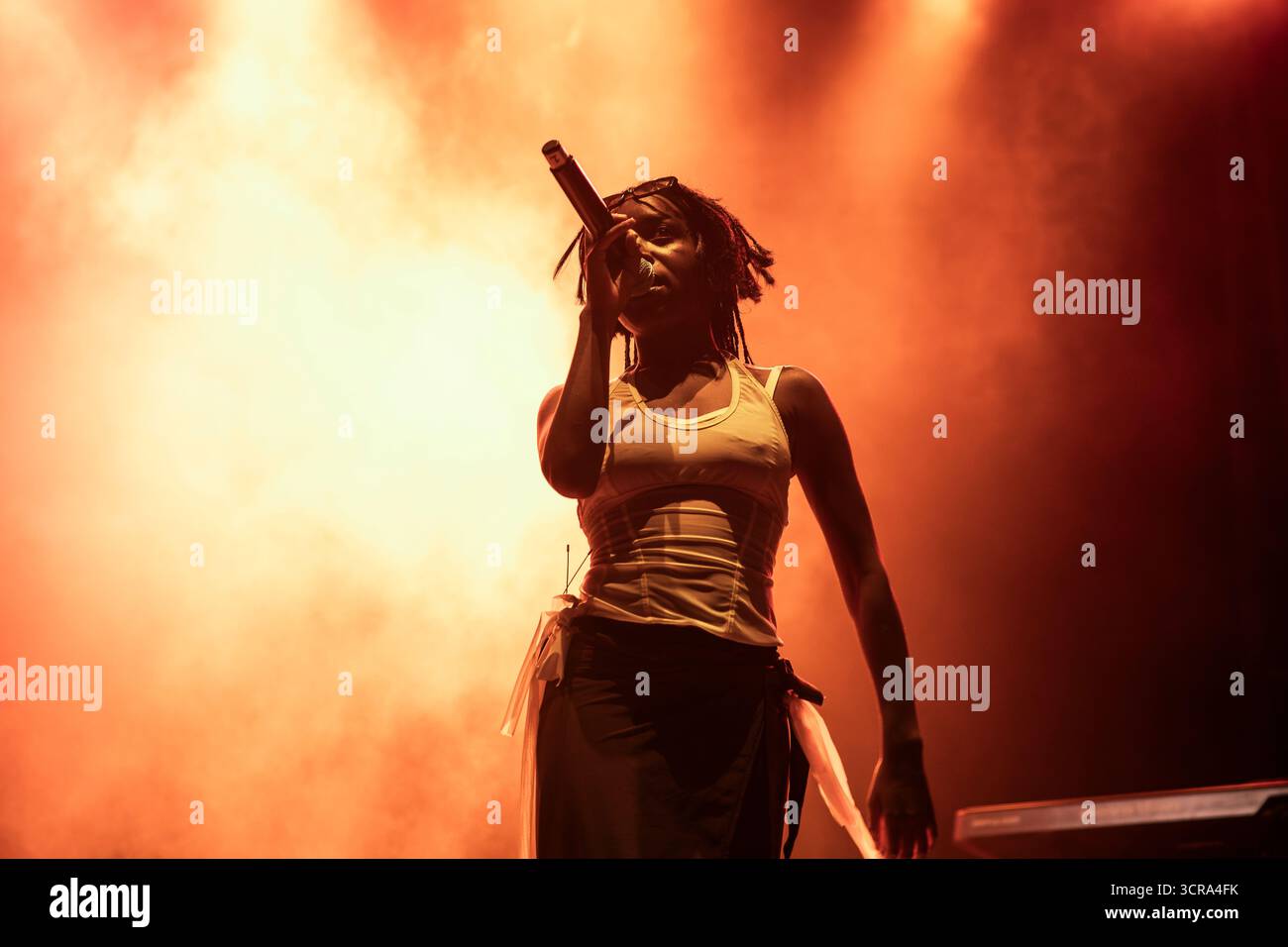 Barcellona, Spagna. 2025.09.26. Martha Da'ro cantante si esibisce sul palco durante la Mercè al Moll de la Fusta il 26 settembre 2025 a Barcellona, Spagna. Foto Stock