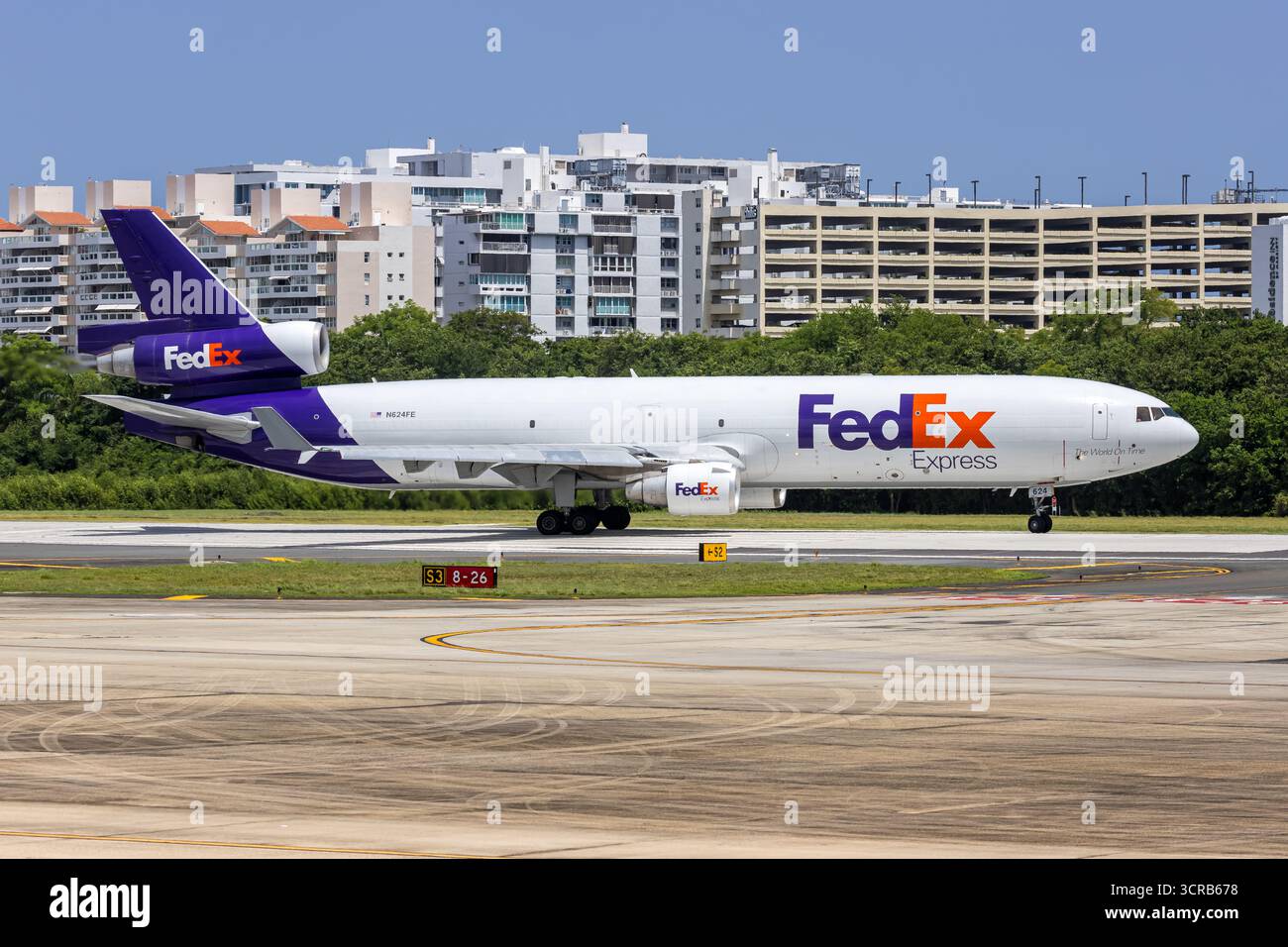 San Juan, Porto Rico - 4 agosto 2025: FedEx Express McDonnell Douglas MD-11(F) aeroplano presso l'aeroporto San Juan di Porto Rico. Foto Stock