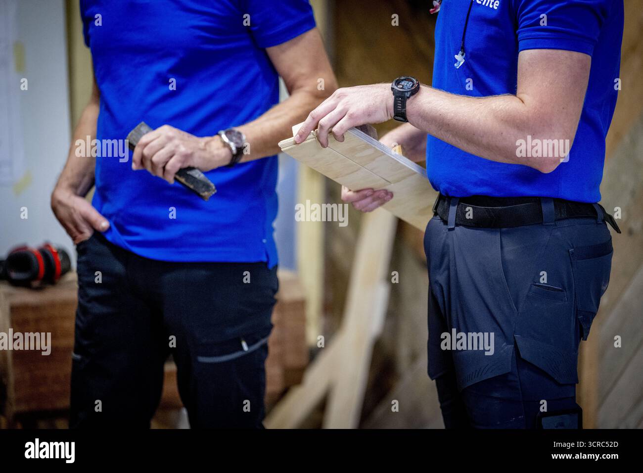 HENGELO - gli studenti sono impegnati alla ROC Twente. Qui i giovani sono addestrati all'artigianato tradizionale come la lavorazione del legno e l'intaglio della pietra. ANP /HOLLANDSE HOOGTE /ROBIN UTRECHT paesi bassi uscita - belgio uscita Foto Stock