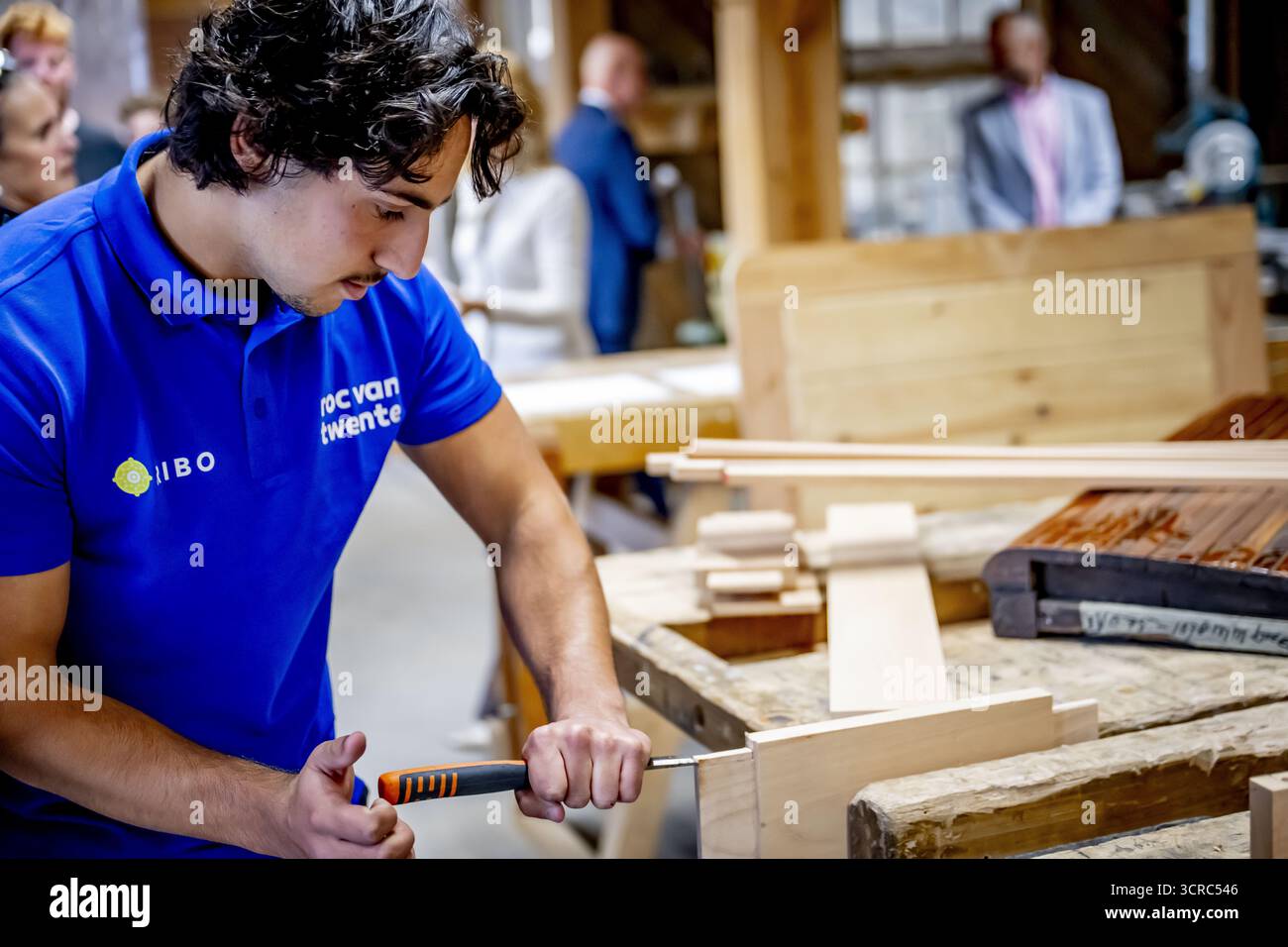HENGELO - gli studenti sono impegnati alla ROC Twente. Qui i giovani sono addestrati all'artigianato tradizionale come la lavorazione del legno e l'intaglio della pietra. ANP /HOLLANDSE HOOGTE /ROBIN UTRECHT paesi bassi uscita - belgio uscita Foto Stock