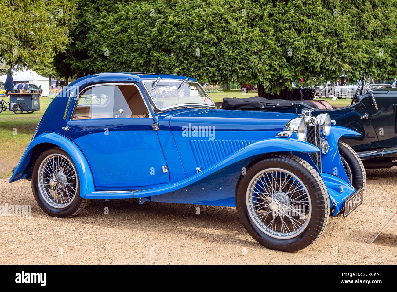 1935 MG PA Airline Coupé, Concours of Elegance 2025, Hampton Court Palace, Londra, Regno Unito Foto Stock