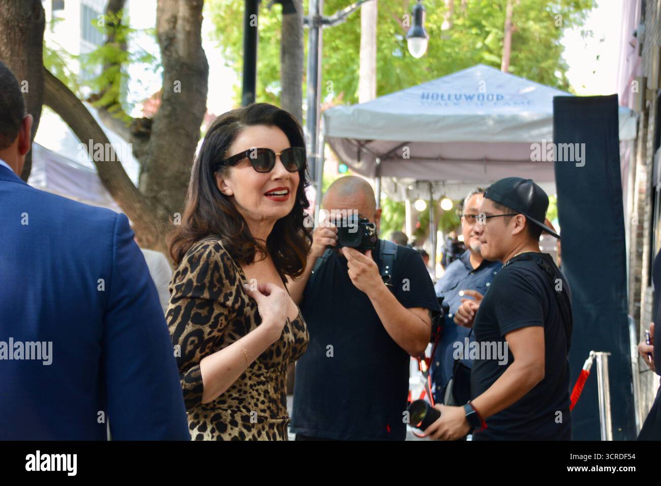 Los Angeles, California, Stati Uniti. 30 settembre 2025. L'attrice e attivista Fran Drescher è onorata con una stella sulla Hollywood Walk of Fame durante una cerimonia ufficiale il 30 settembre 2025 a Los Angeles, California. Crediti: Sharon Graphics/Alamy Live News Foto Stock