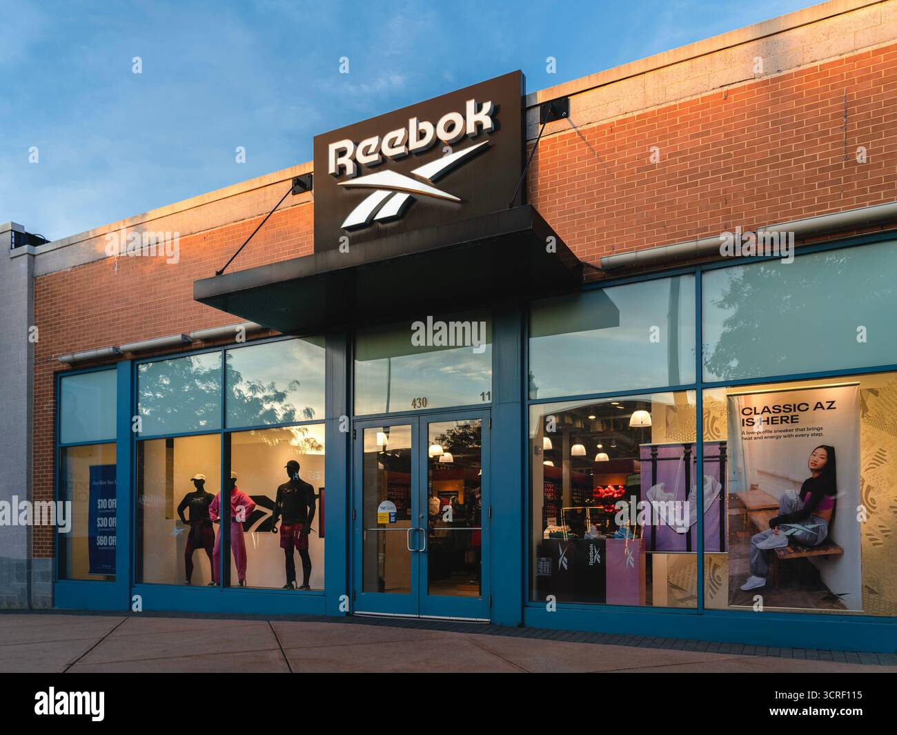 Atlantic City, New Jersey - 26 agosto 2025: Reebok è un marchio globale di abbigliamento sportivo noto per il fitness, lo stile di vita, le calzature e l'abbigliamento atletico Foto Stock