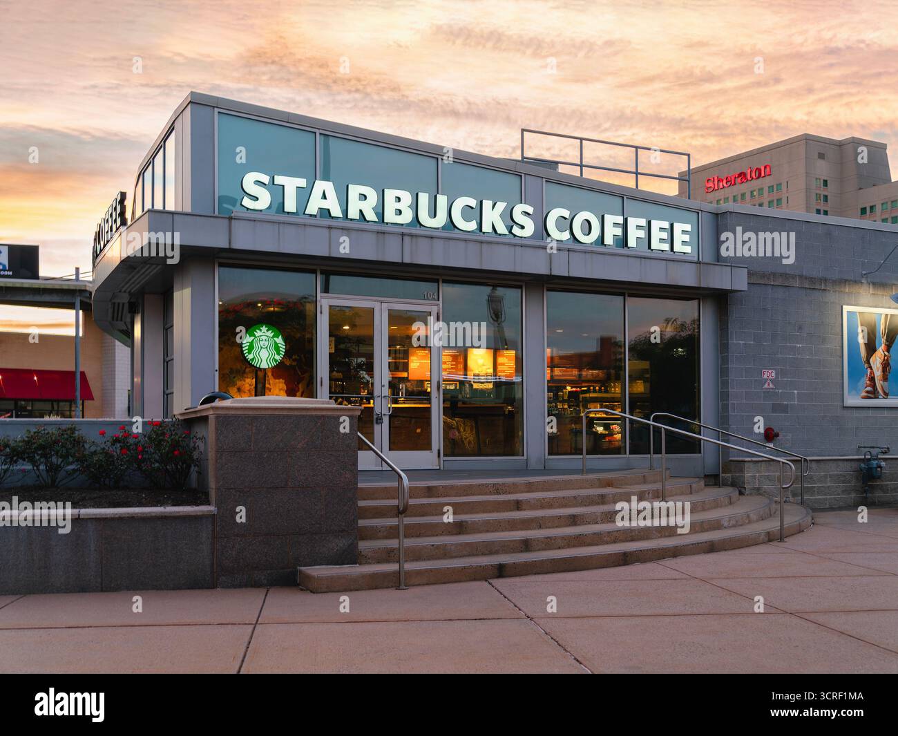 Atlantic City, New Jersey - 26 agosto 2025: Starbucks è la più grande catena di caffetterie del mondo, fondata a Seattle nel 1971 come torrefazione e rivenditore di caffè Foto Stock
