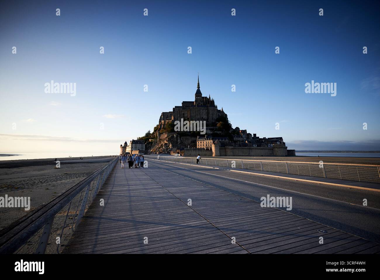 Le Mont-Saint-Michel ist ein Dorf und eine Gemeinde mit 23 Einwohnern im französischen Département Manche in der Region Normandie Foto Stock