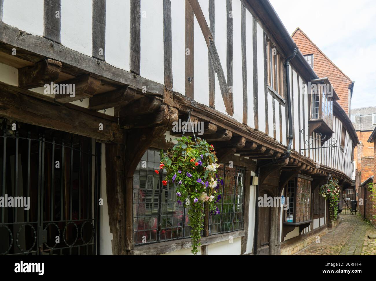 Edifici storici C16 edifici incorniciati in legno, St John's Alley, Devizes, Wiltshire, Inghilterra, REGNO UNITO Foto Stock