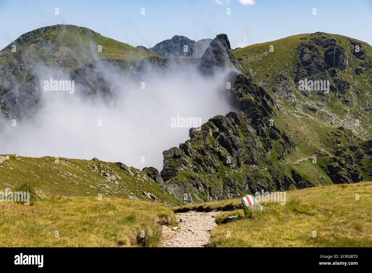 Le montagne di fagaras con il lago Balea Foto Stock
