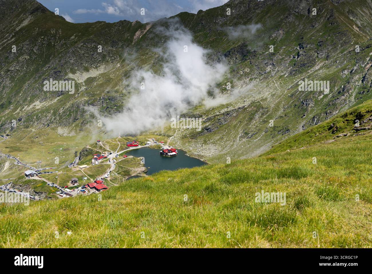 Le montagne di fagaras con il lago Balea Foto Stock