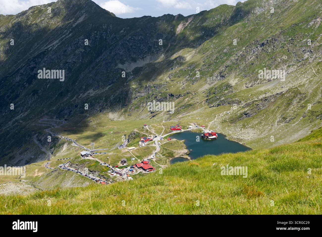 Le montagne di fagaras con il lago Balea Foto Stock