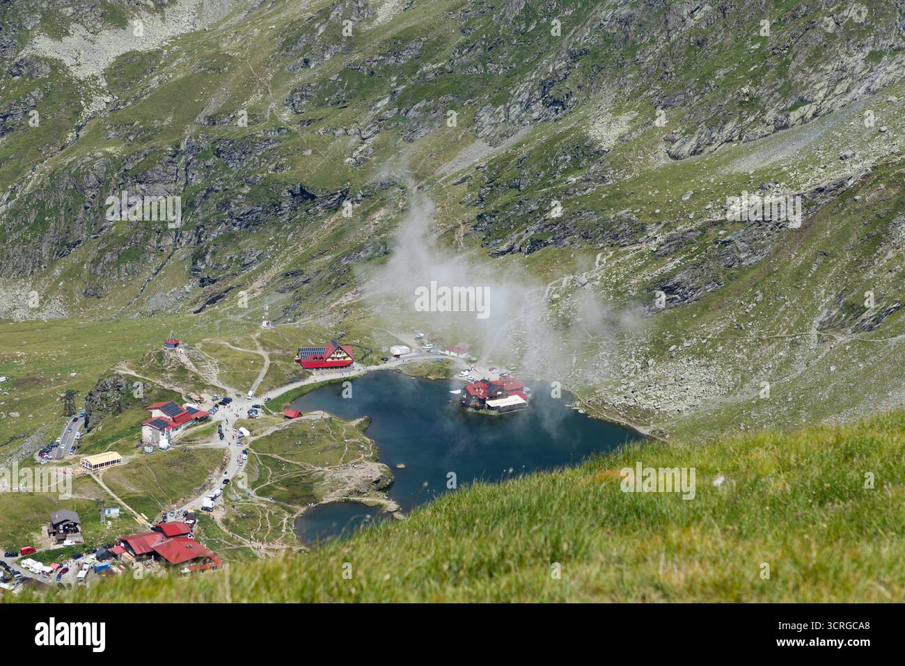 Le montagne di fagaras con il lago Balea Foto Stock