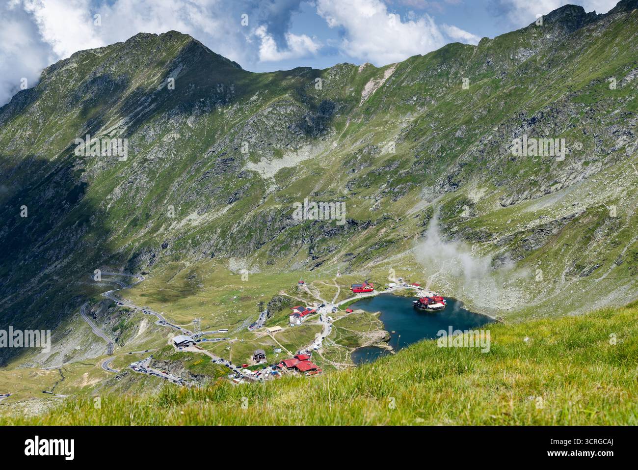 Le montagne di fagaras con il lago Balea Foto Stock