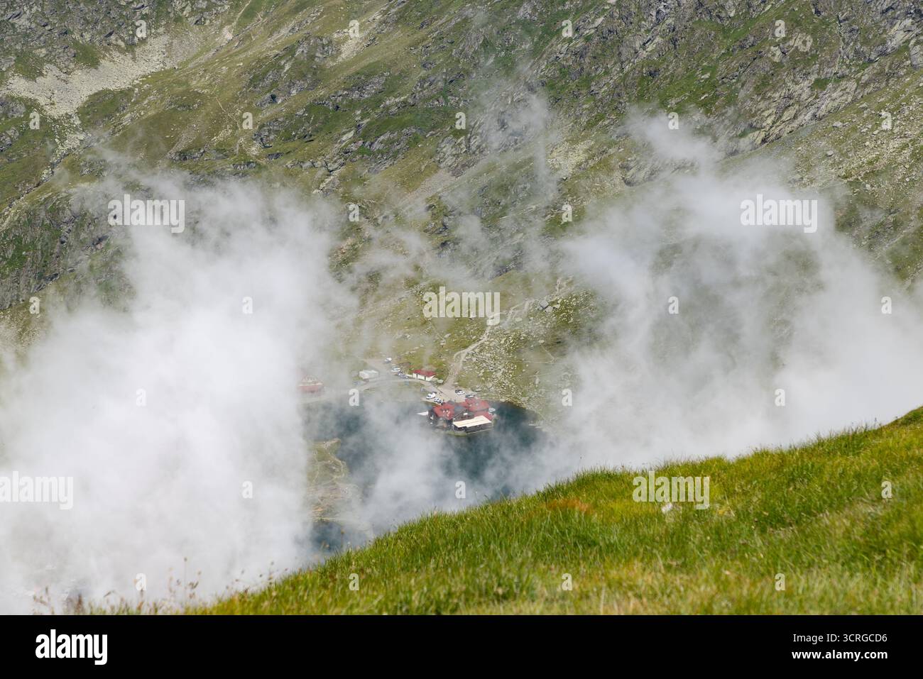 Le montagne di fagaras con il lago Balea Foto Stock