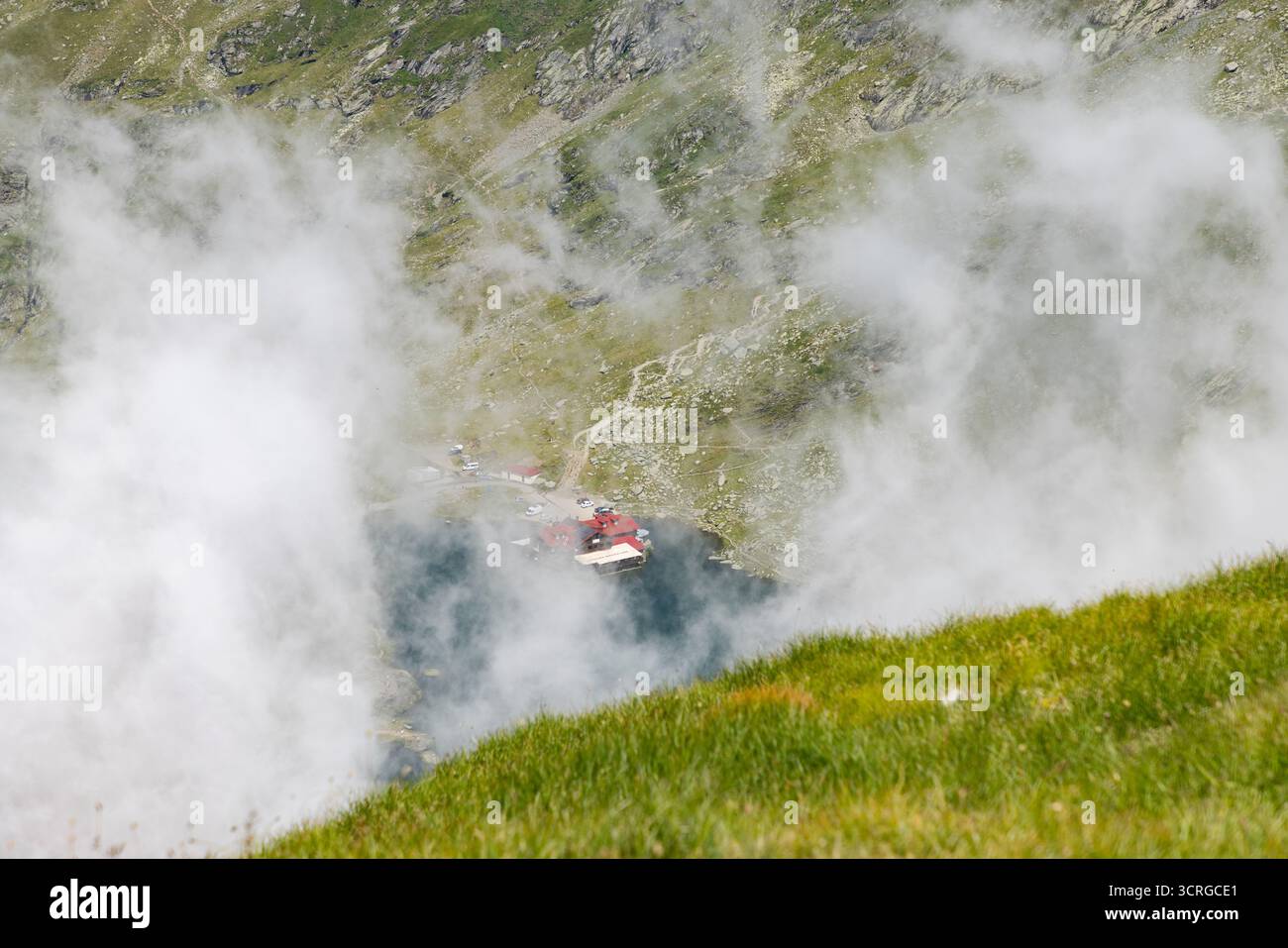 Le montagne di fagaras con il lago Balea Foto Stock