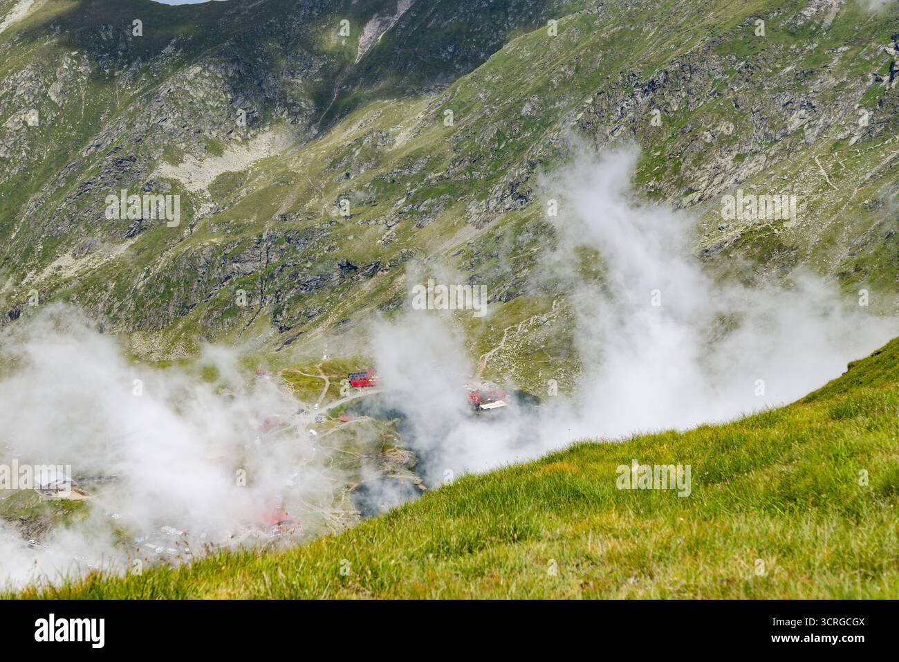 Le montagne di fagaras con il lago Balea Foto Stock
