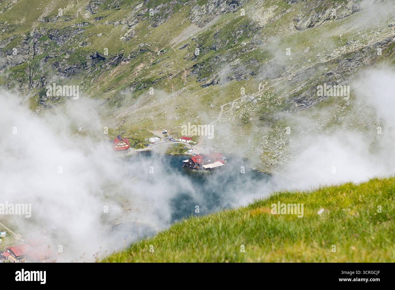 Le montagne di fagaras con il lago Balea Foto Stock