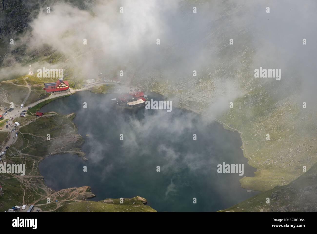 Le montagne di fagaras con il lago Balea Foto Stock